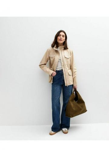 Куртка с накладнымит карманами