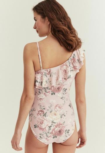 Слитный купальник