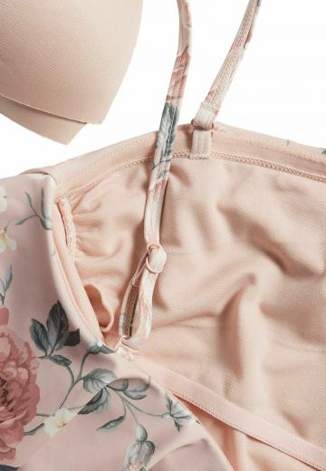 Слитный купальник