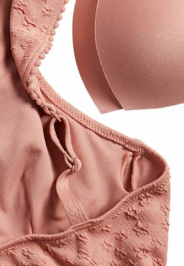 Слитный купальник