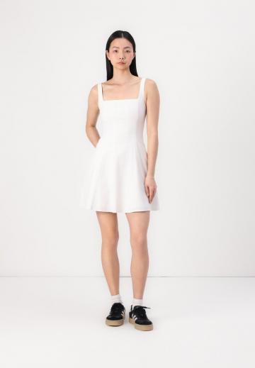 Короткое платье