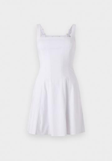 Короткое платье