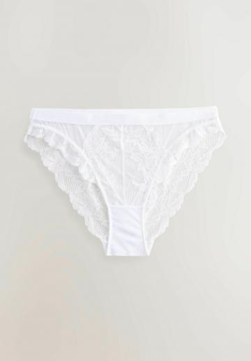 Трусы на бедрах