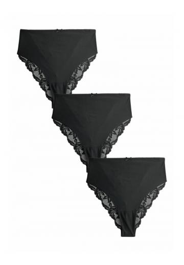 Трусы на бедрах