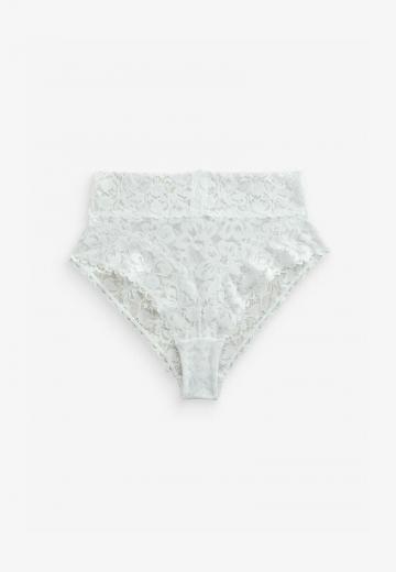 Трусы на бедрах