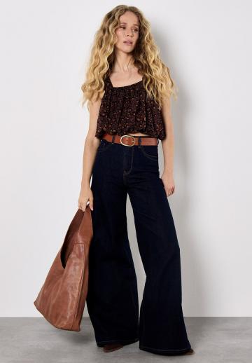 Блузка без рукавов