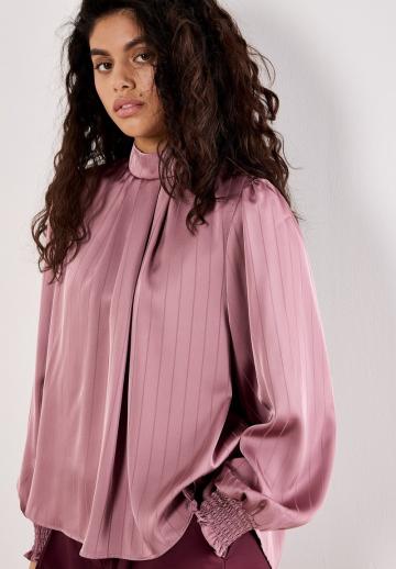Атласная блузка