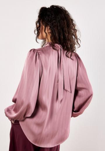 Атласная блузка