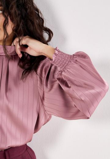 Атласная блузка