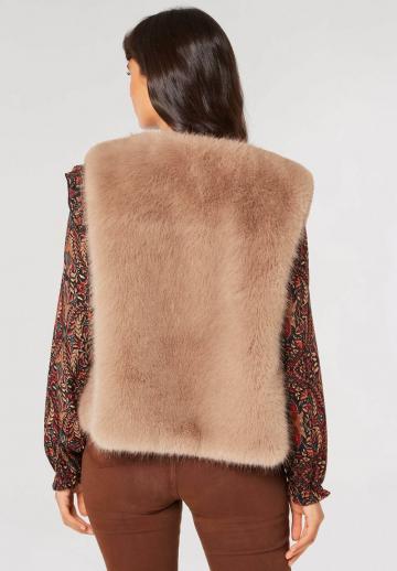 Пуховой жилет