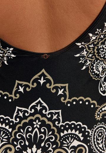 Слитный купальник