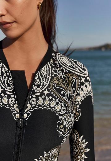 Слитный купальник