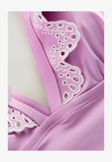 Слитный купальник