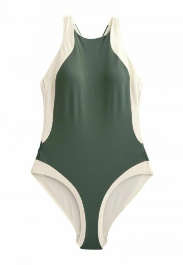 Слитный купальник