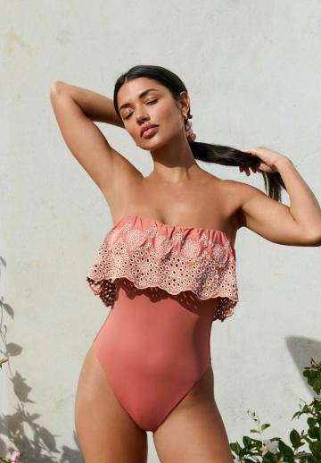 Слитный купальник