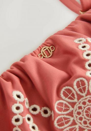 Слитный купальник