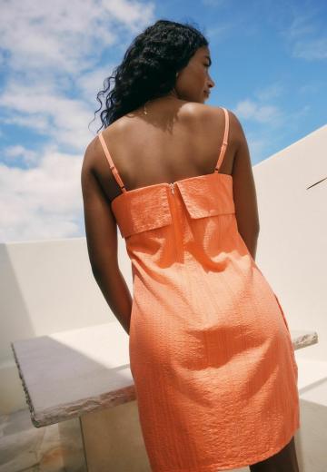 Платье без бретелек