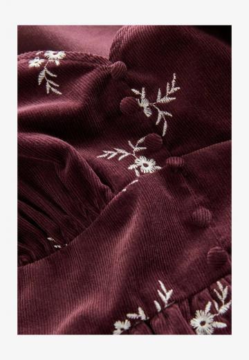 Короткое платье