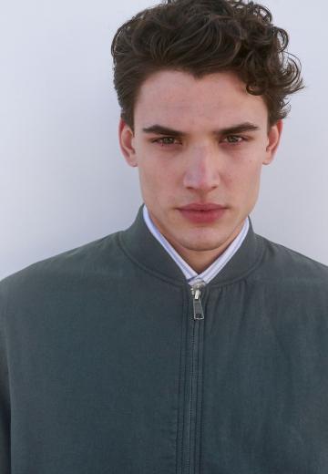 Куртка бомбер