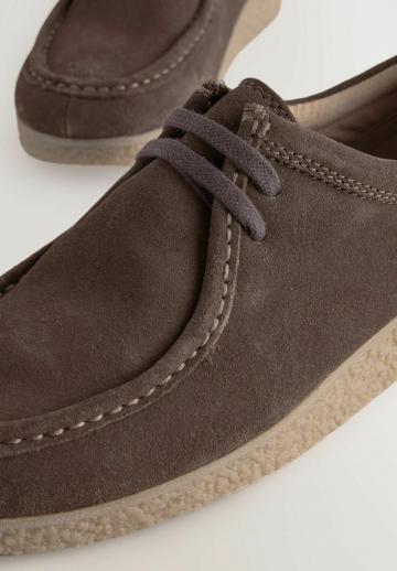 Ботинки на шнуровке