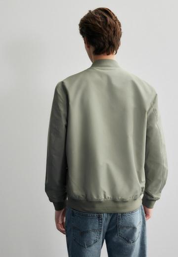 Куртка бомбер