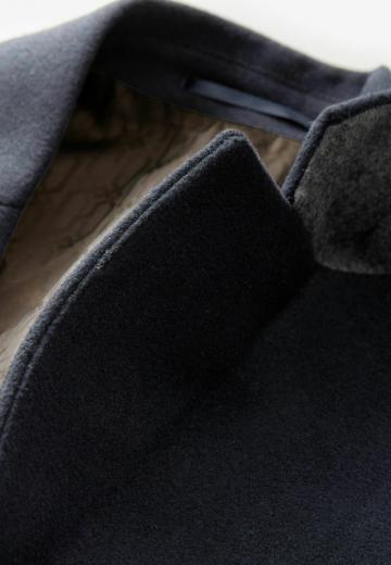 Короткое пальто