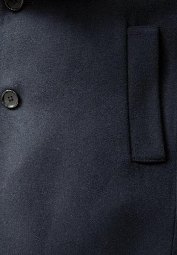 Короткое пальто