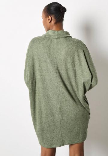 Вязаное платье