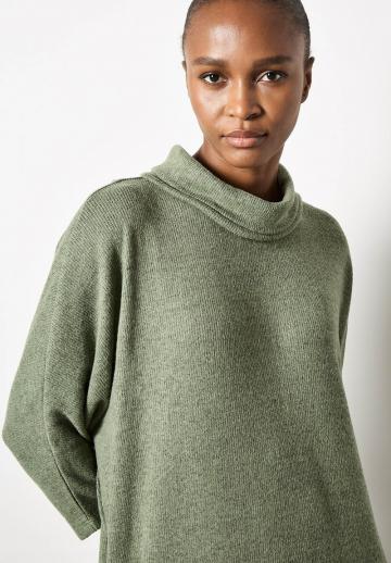 Вязаное платье