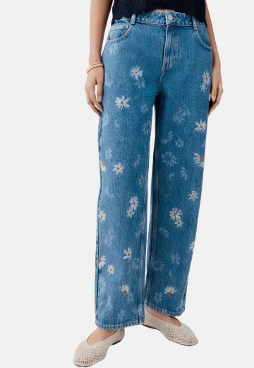 Прямые джинсы