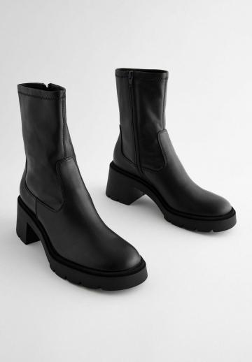 Полусапожки на высоком каблуке