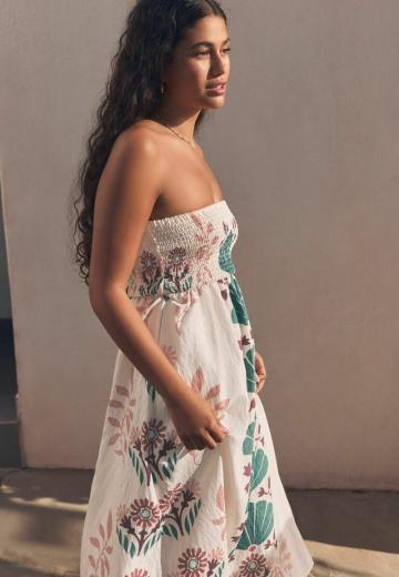 Платье без бретелек