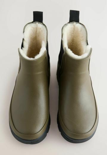 Резиновые сапоги