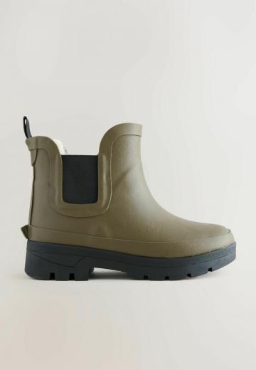 Резиновые сапоги