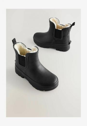 Резиновые сапоги