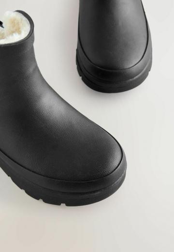 Резиновые сапоги