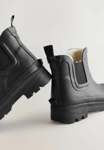 Резиновые сапоги