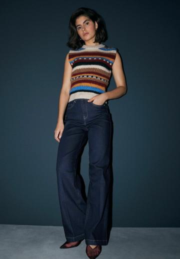 Клешеные джинсы