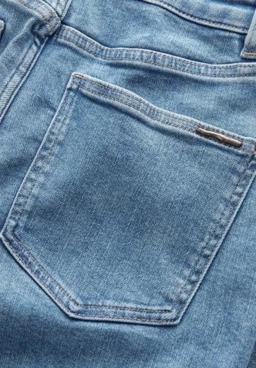Свободные джинсы
