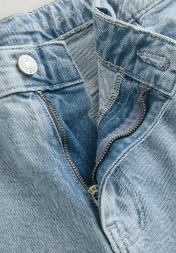 Прямые джинсы