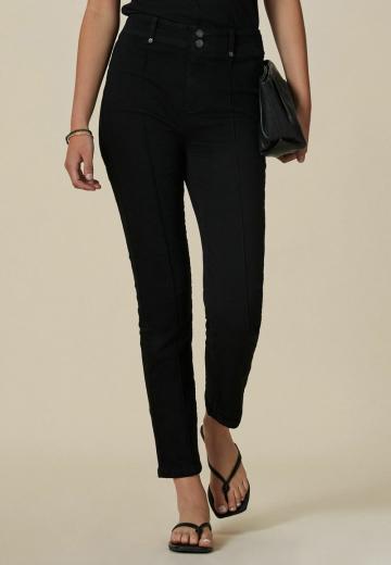 Короткие джинсы