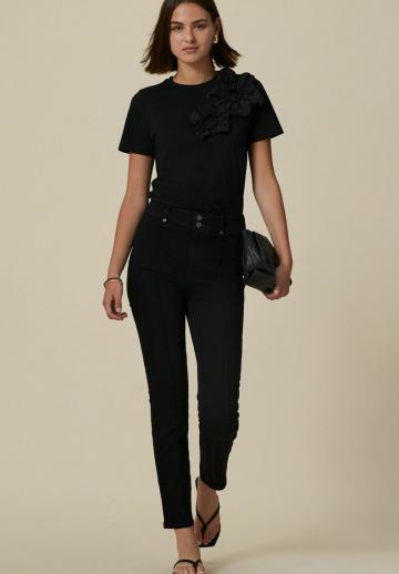 Короткие джинсы