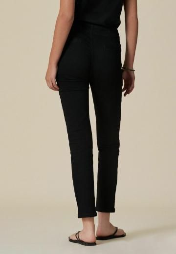 Короткие джинсы