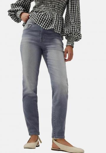 Свободные джинсы