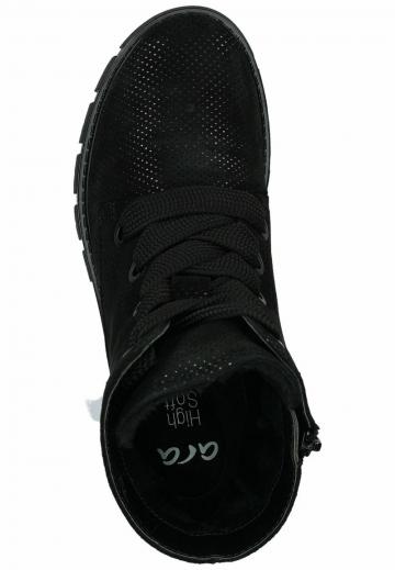 Ботинки на шнуровке