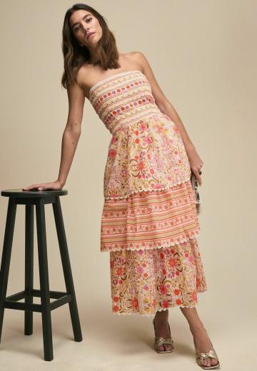 Платье без бретелек