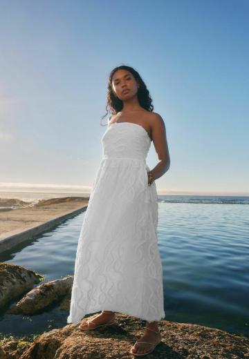 Платье без бретелек