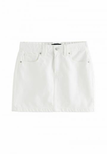 Юбка с накладными карманами