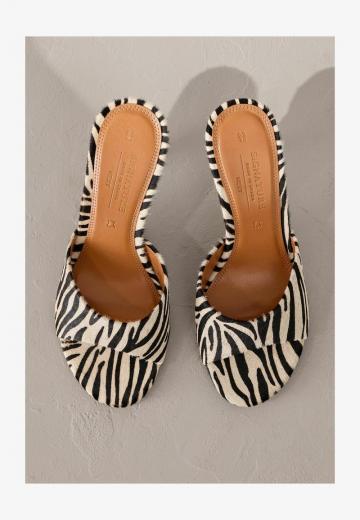 Босоножки на каблуке