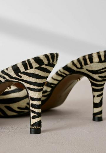 Босоножки на каблуке